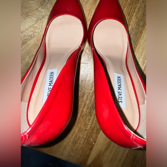 Steve Madden Vala Pointed Toe Pump Patent Leather Red NWOT New - Picture 2 of 6